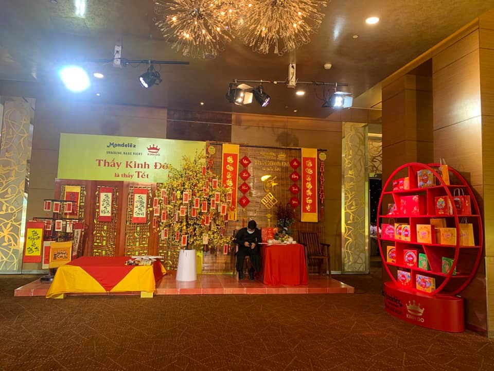 Decol booth Tết cho nhãn hàng Kinh Đô