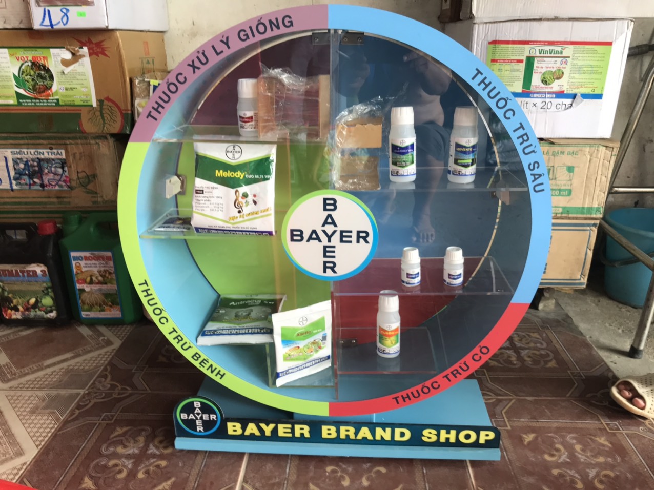 Sản xuất và lắp đặt POSM cho nhãn hãng